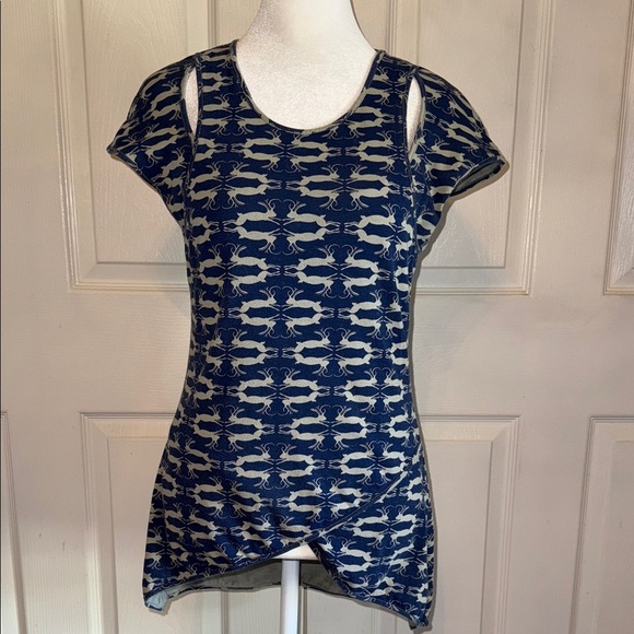 Effie’s Heart Cut Out Allover Jackalope Print Crossed Hem Top - Picture 2 of 9